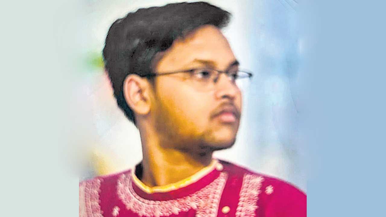 చెరువులో దూకి విద్యార్థి ఆత్మహత్య