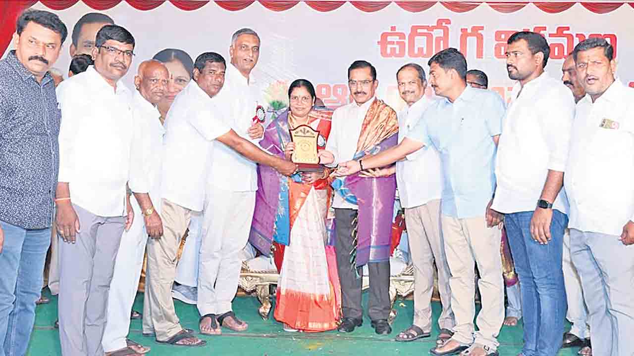 సర్కారు విద్యపై రేవంత్‌ ప్రభుత్వం చిన్నచూపు