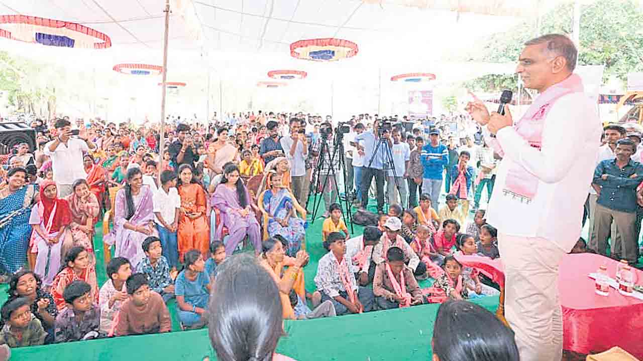 హామీలిచ్చి మోసం చేసిన కాంగ్రెస్‌