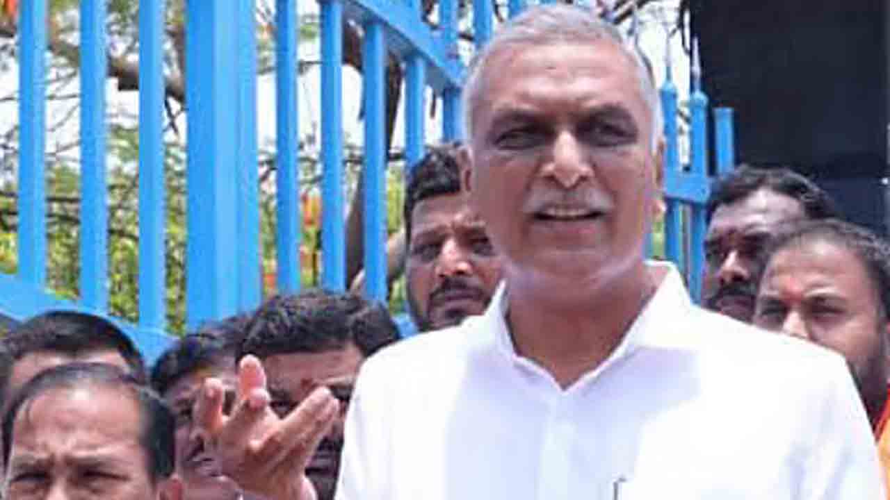 రైతుల రుణమాఫీ హామీ నీటి మూట