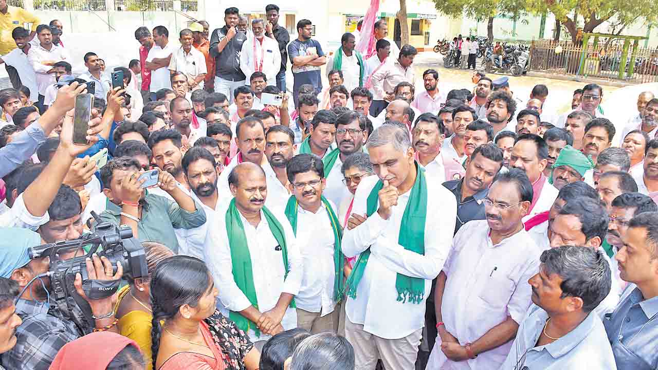 కుప్పకూలుతున్నా కనికరం లేదా!.. సీఎం తీరుపై హరీశ్‌రావు ఆగ్రహం