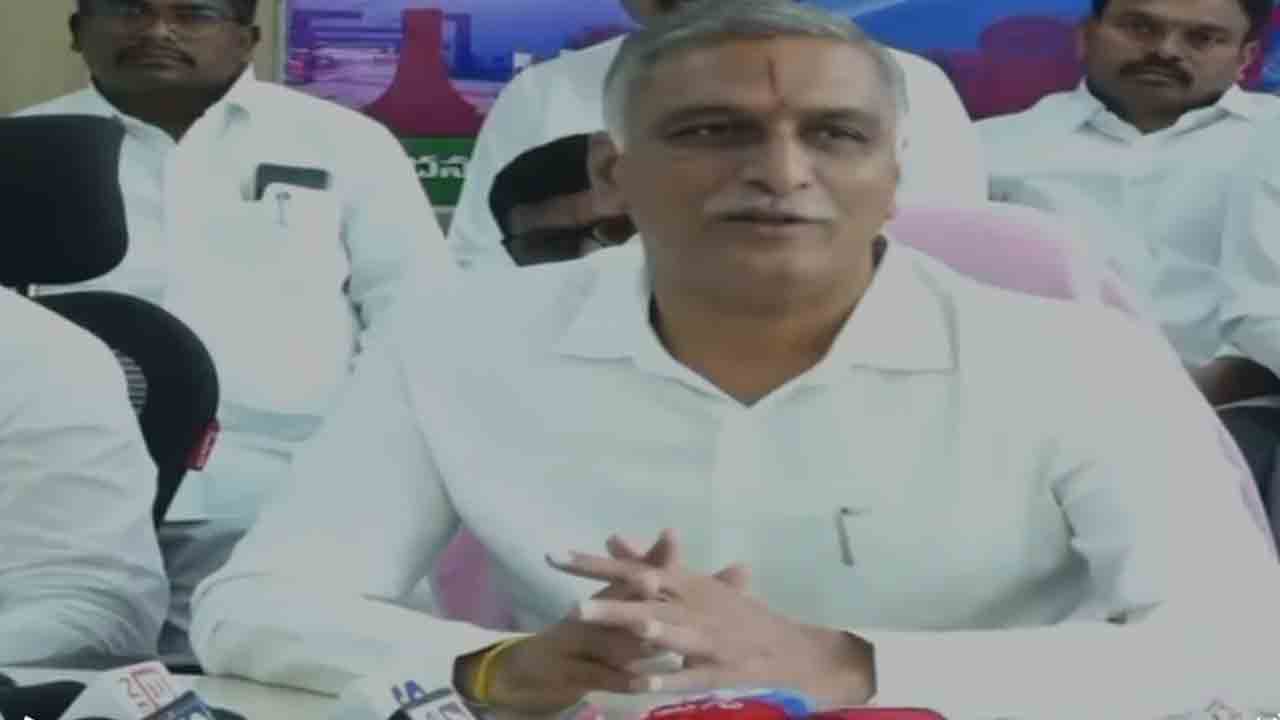 Harish Rao | ఐపీఎస్‌ అధికారి భార్యను హత్య చేస్తే పట్టుకునే దిక్కు లేదు.. హైదరాబాద్ పరువు తీసేసిర్రు : హరీష్ రావు