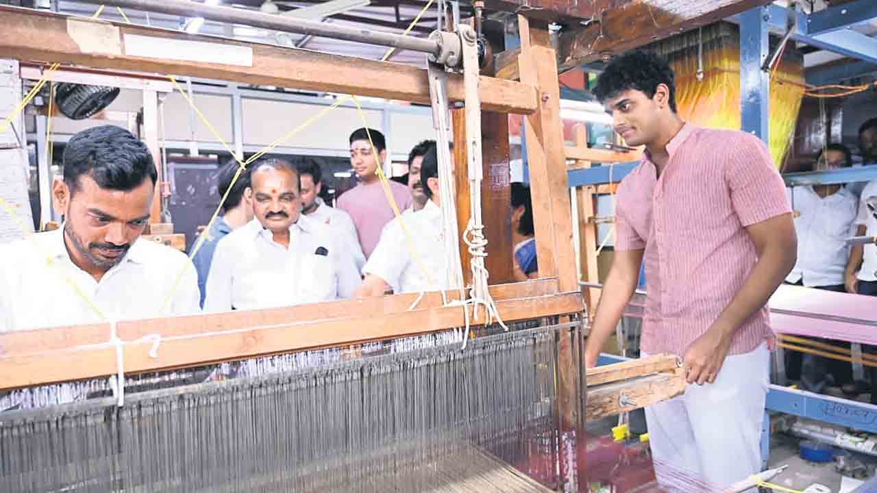సిరిసిల్ల జిల్లాలో కేసీఆర్‌ మనుమడు హిమాన్షు