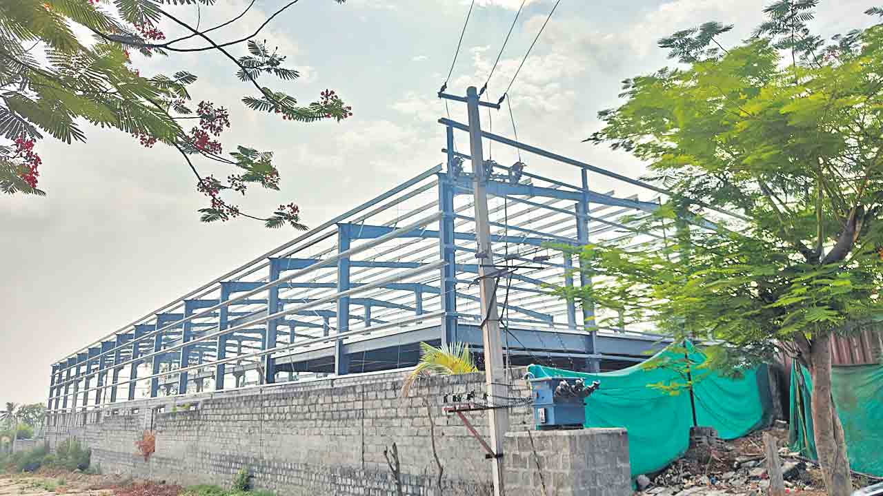 ప్రభుత్వ ఆదాయానికి గండి