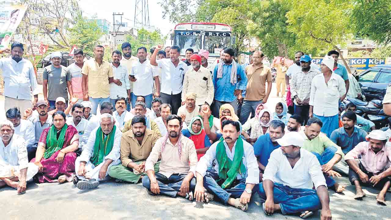 ధాన్యం అమ్ముకోవాలంటే యుద్ధం చేయాలా?.. బీఆర్‌ఎస్‌ రాష్ట్ర ప్రధాన కార్యదర్శి జీవన్‌ రెడ్డి