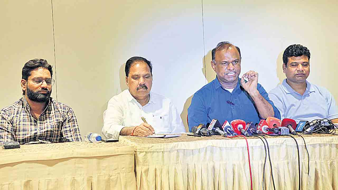 దొడ్డిదారిలో హెచ్‌సీఏ కార్యదర్శి జీవన్‌రెడ్డి ఎన్నిక