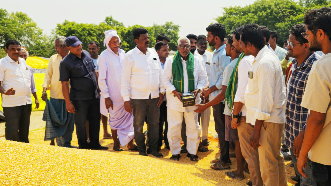 Jeevan Reddy | తూకం వేసిన ధాన్యాన్ని వెంటనే తరలించాలి : మాజీ మంత్రి జీవన్‌ రెడ్డి డిమాండ్‌