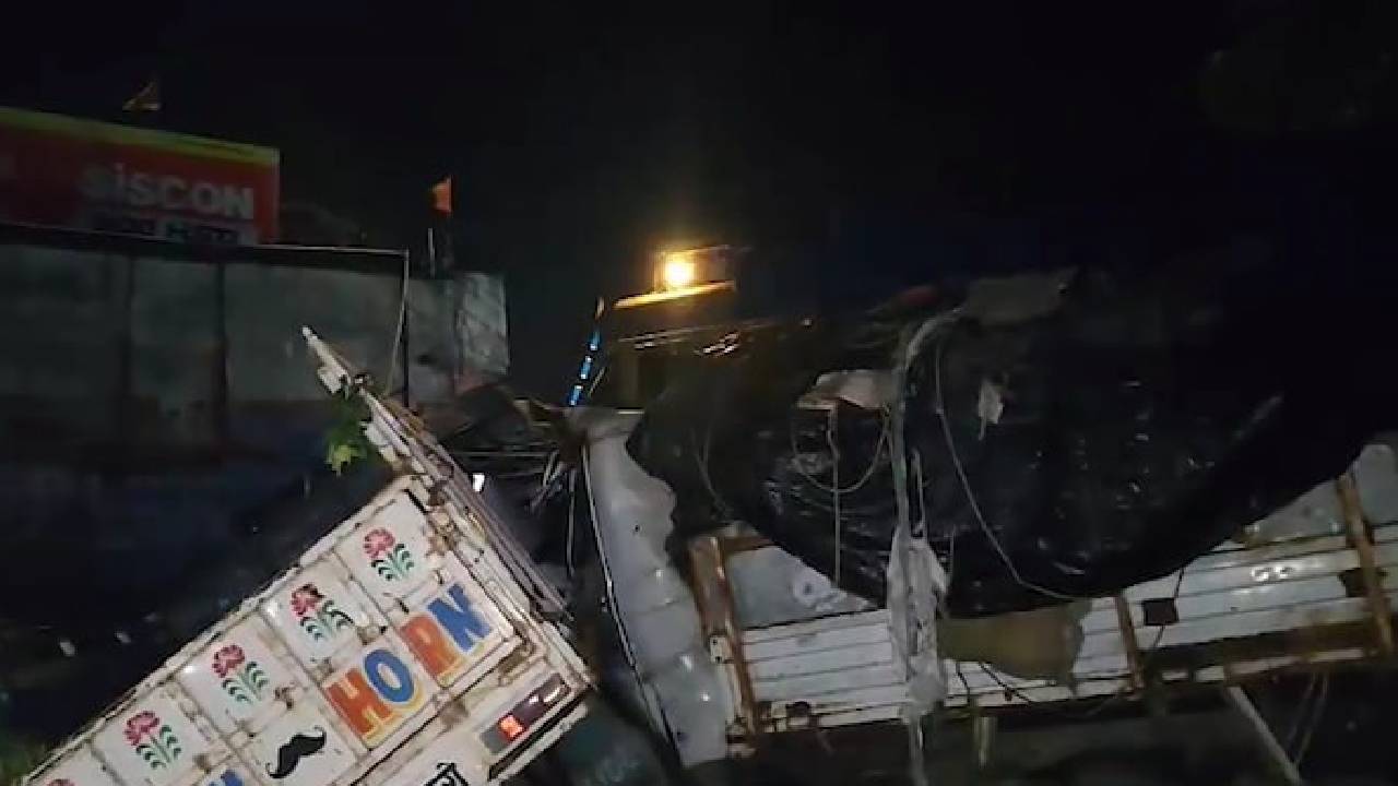 Jharkhand market | అతివేగంతో అదుపుతప్పిన ట్రక్కు.. నలుగురు మృతి.. 20 మందికిపైగా గాయాలు