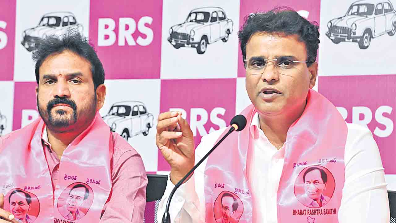 కవిత రాజకీయాలకు పనికిరారు.. బీఆర్‌ఎస్‌ఎల్పీ విప్‌ కేపీ వివేకానంద విమర్శ