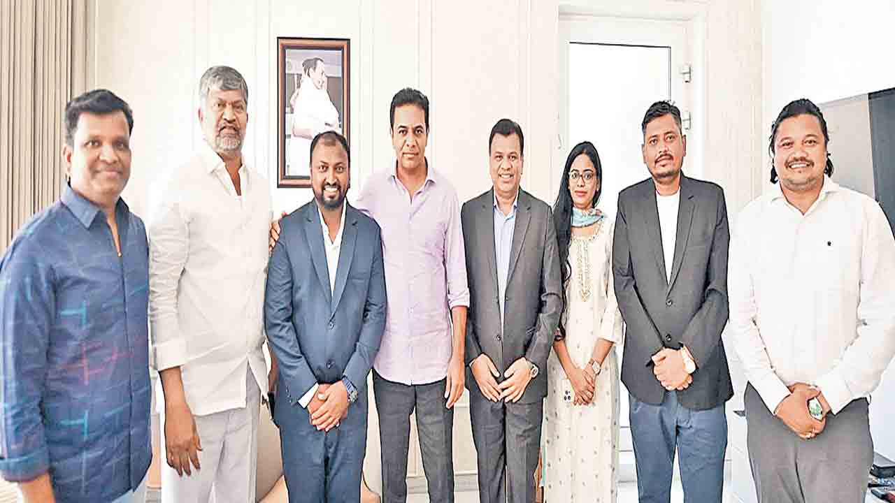 ఆవిర్భావ వేడుకలకు రండి.. కేటీఆర్‌ను ఆహ్వానించిన మలేషియా ప్రతినిధులు