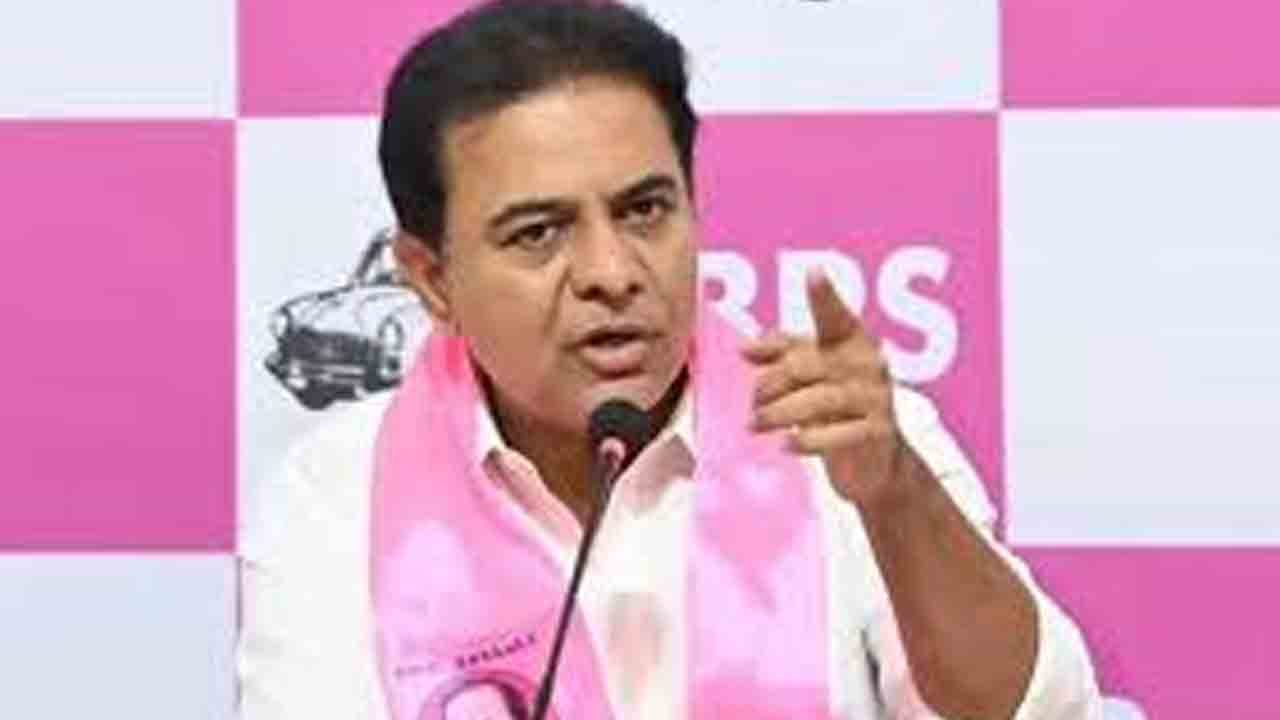 విద్యార్థుల భవిష్యత్తుతో కేంద్రం ఆటలు
