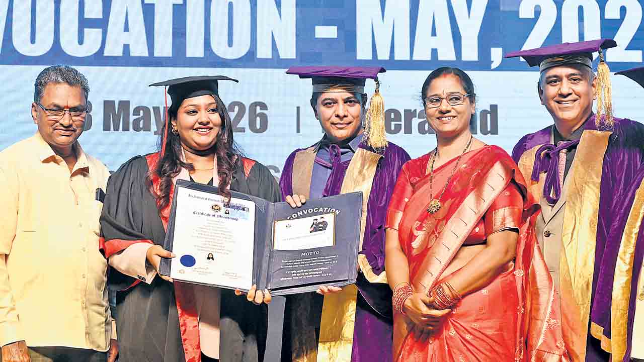 దేశ ఆర్థిక ప్రగతికి దిక్సూచి సీఏలు