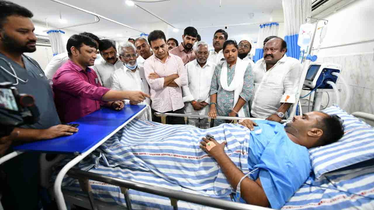 KTR | జ్యువెలర్‌ షాప్‌ అటాక్‌.. క్షతగాత్రులకు కేటీఆర్ పరామర్శ