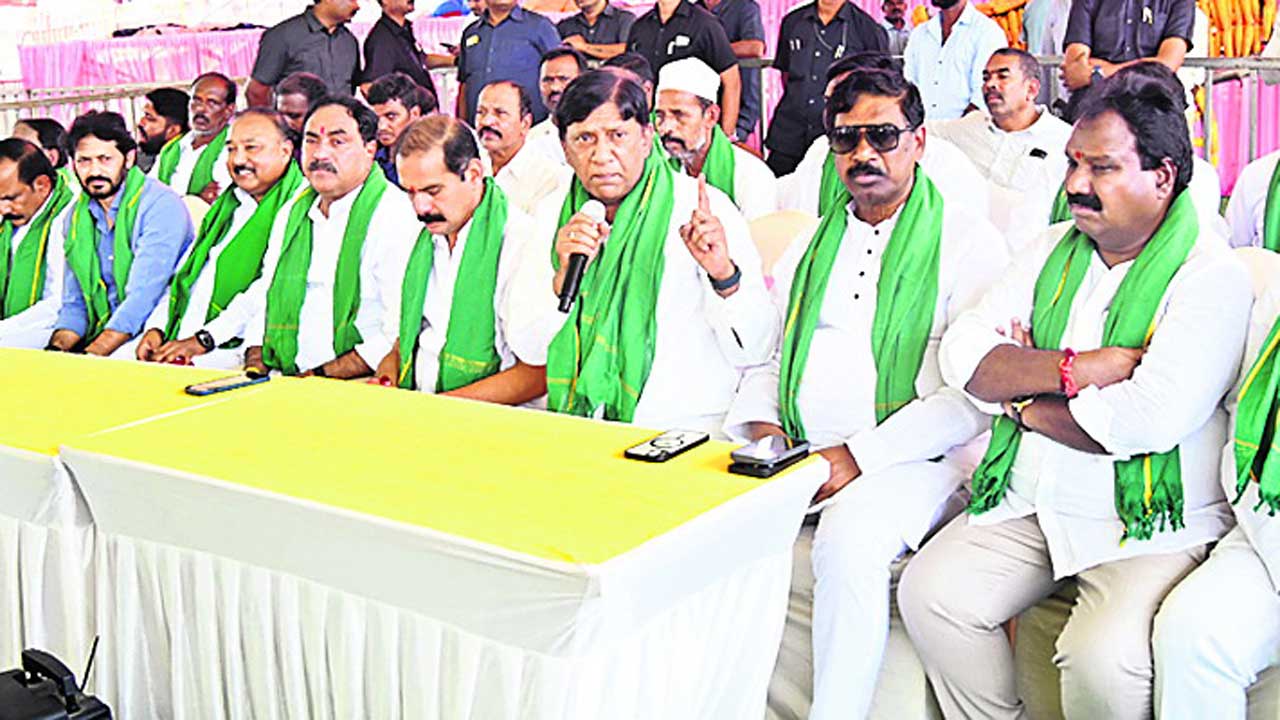 హామీలను విస్మరించిన కాంగ్రెస్‌