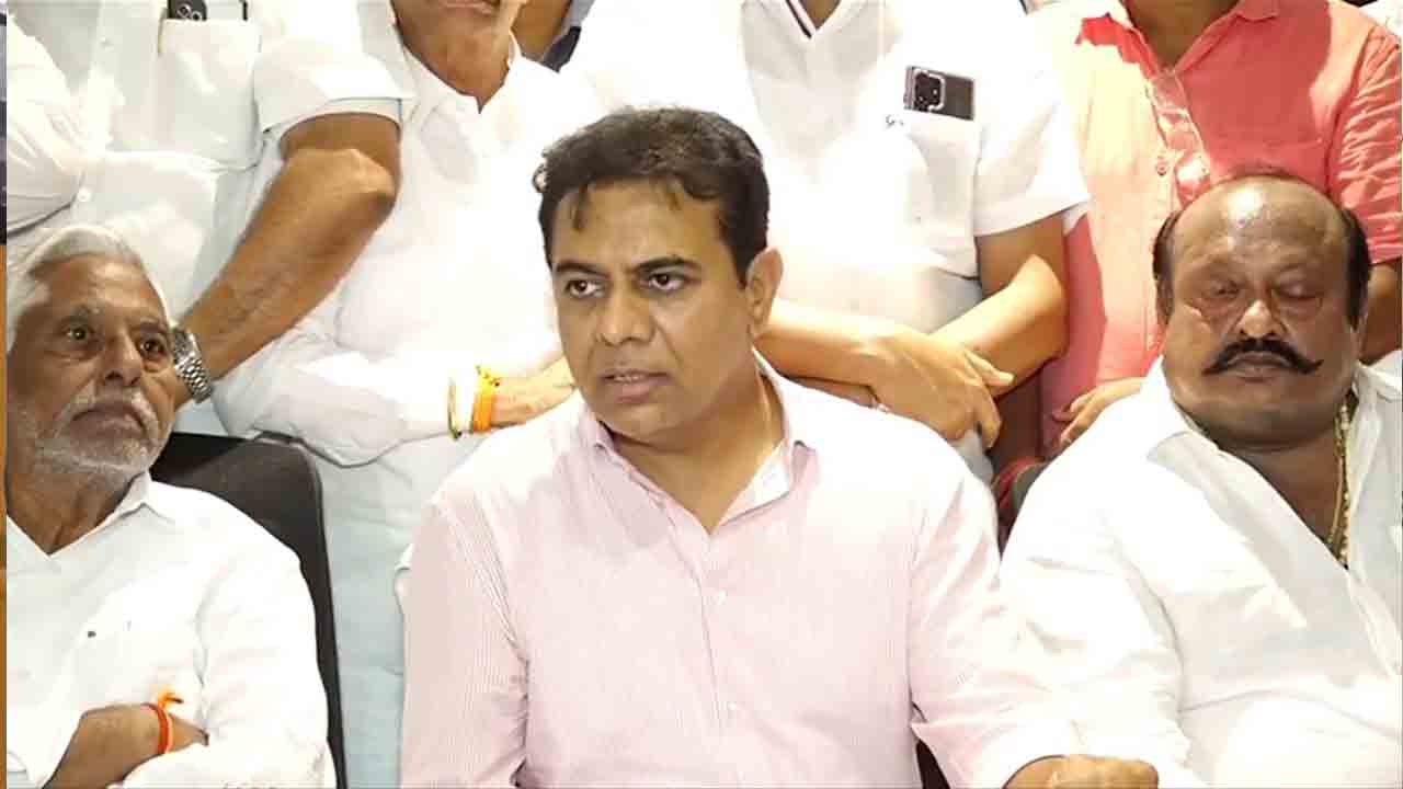 KTR | పట్టపగలు తుపాకులతో తిరుగుతుంటే పోలీస్ యంత్రాంగం ఏం చేస్తుంది : కేటీఆర్