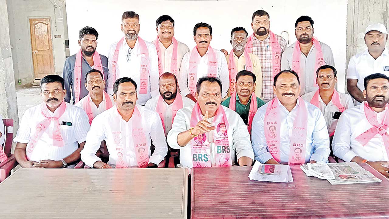 చట్టం.. కేంద్ర మంత్రికి చుట్టమా..?