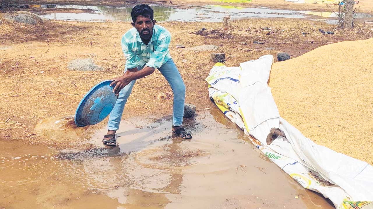 రెక్కల కష్టం నీళ్లపాలు
