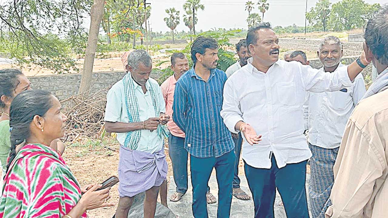 కొనుగోళ్లలో కాంగ్రెస్‌ విఫలం