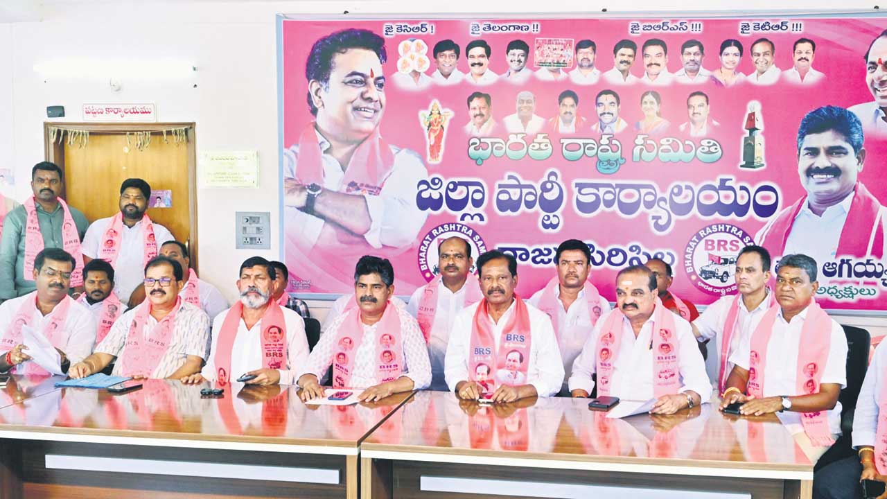 సంజయ్‌ రాజీనామా చేయాలి