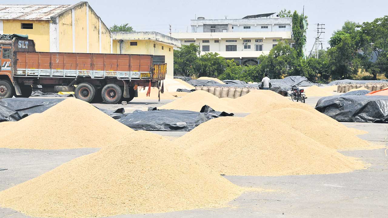 కొన్నది సగమే