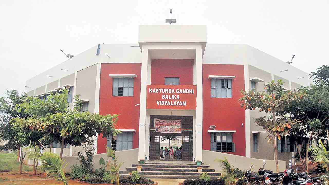 కేజీబీవీలను పట్టించుకోరా?