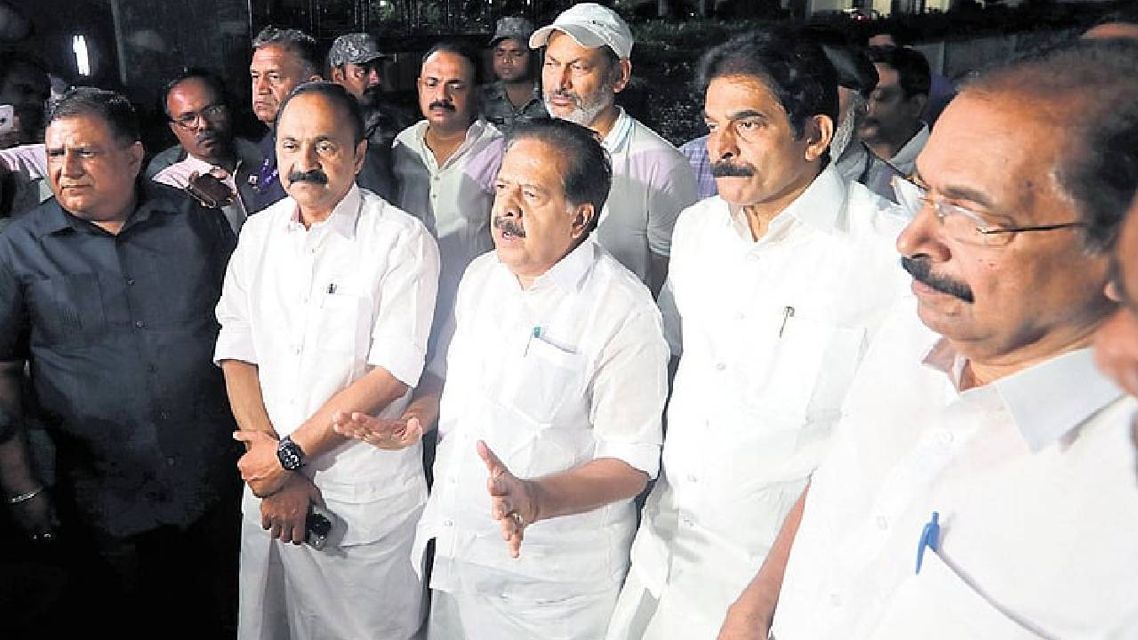 Kerala CM | కేరళం సీఎం ఎంపికపై కొనసాగుతున్న సస్పెన్స్.. 80 శాతం మంది ఎమ్మెల్యేల మద్దతు ఆయనకే