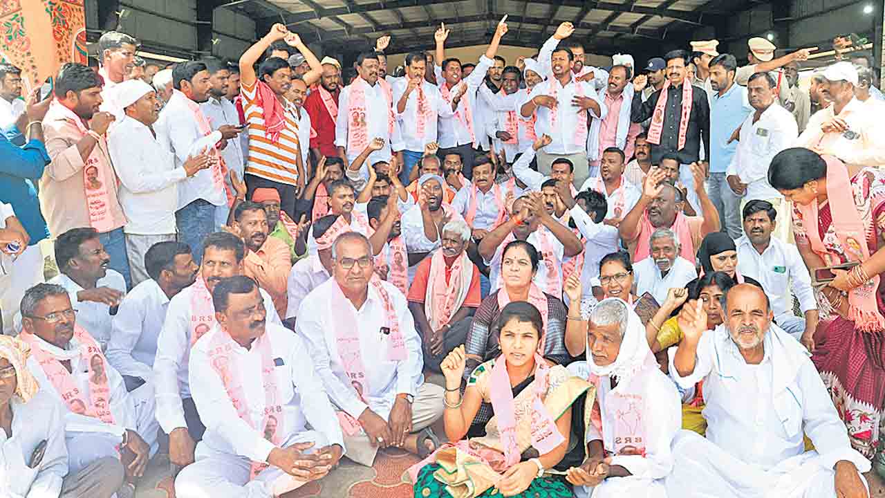 రైతుల గోస పట్టదా