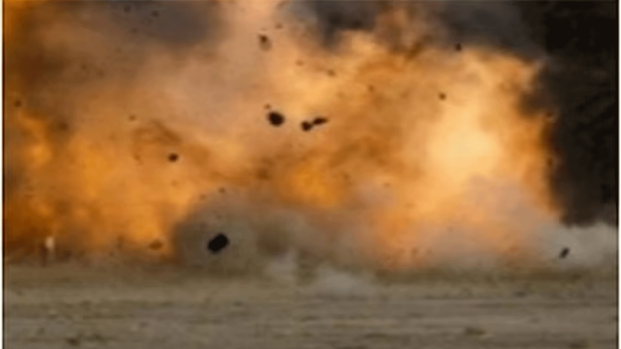 Landmine blast | మందుపాతరను నిర్వీర్యం చేస్తుండగా పేలుడు.. ముగ్గురు జవాన్‌లు దుర్మరణం