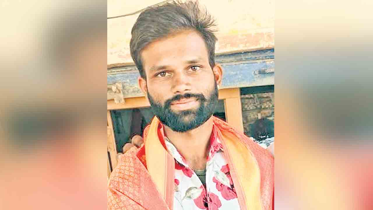 కేసీఆర్‌ సీఎం.. ఎంజేఆర్‌ ఎమ్మెల్యే కావాలి
