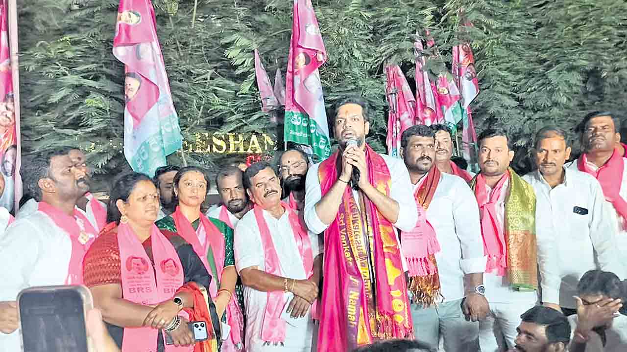 నాలుగు సార్లు గెలిచినా నాలుగు రోజులు నీళ్లివ్వలేరా?
