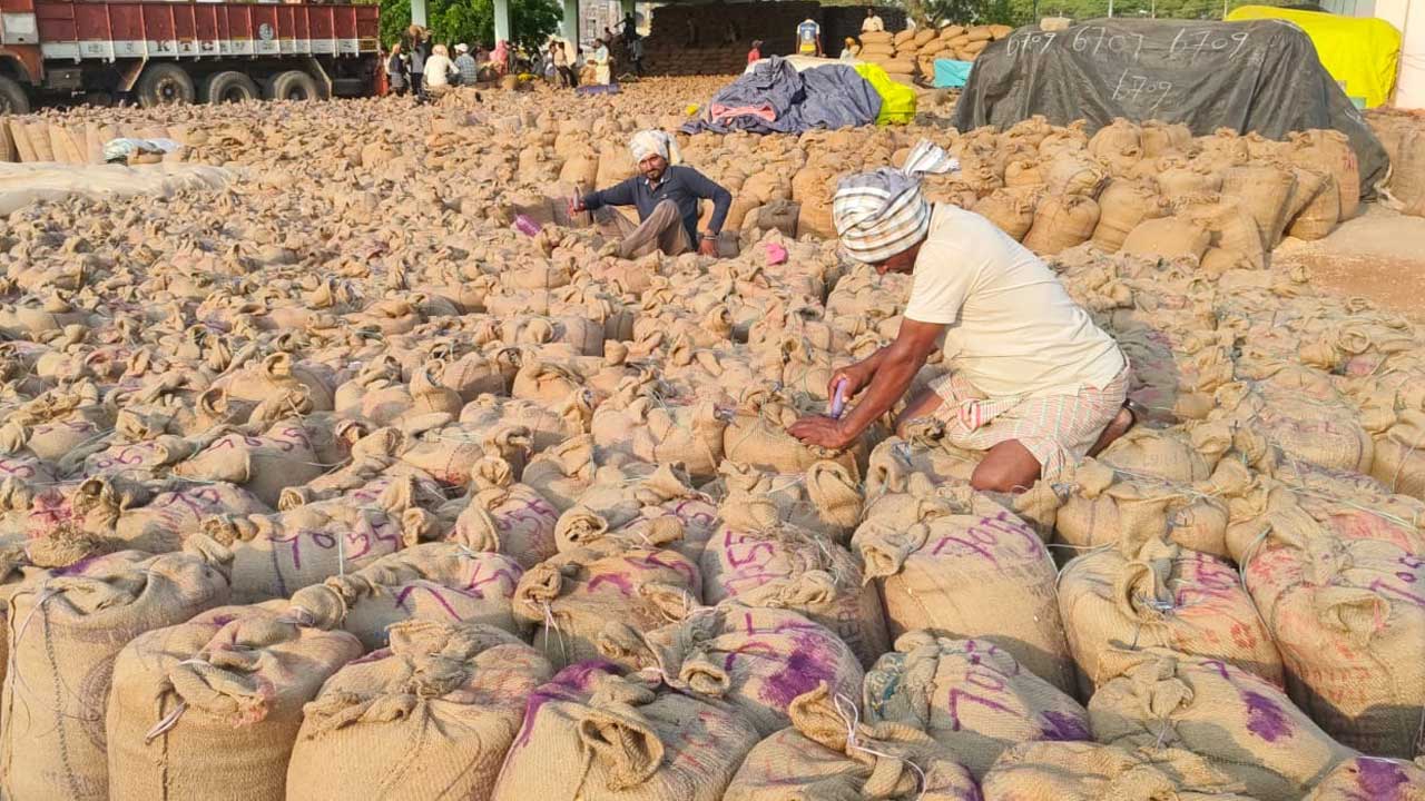 ఎవరికి పట్టని రైతు గోస