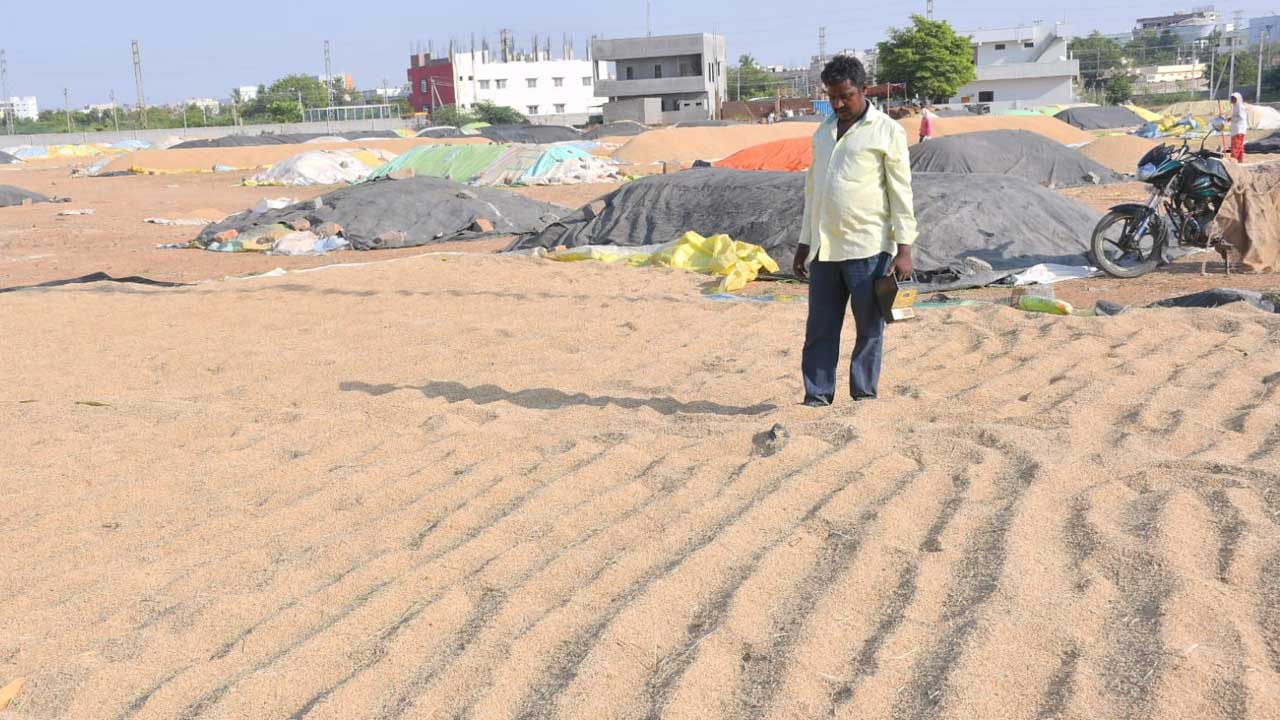 నత్త నడకన.. ధాన్యం కొనుగోళ్లు