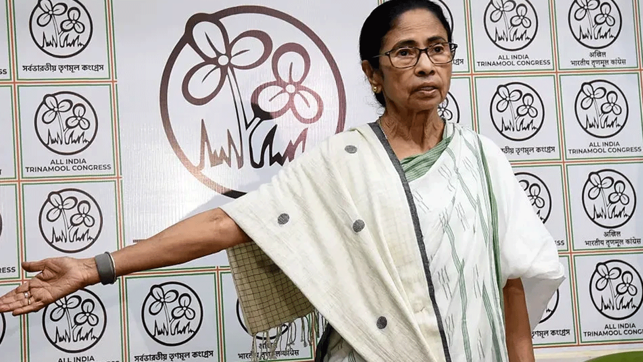 TMC MLAs | మమతతో సమావేశానికి 10 మంది టీఎంసీ ఎమ్మెల్యేల డుమ్మా.. బీజేపీలోకి వెళ్తున్నారా..?
