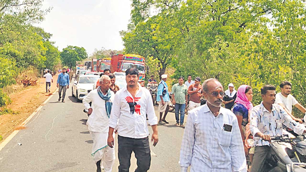 ప్రాణాలు తీసిన ప్రయాణం