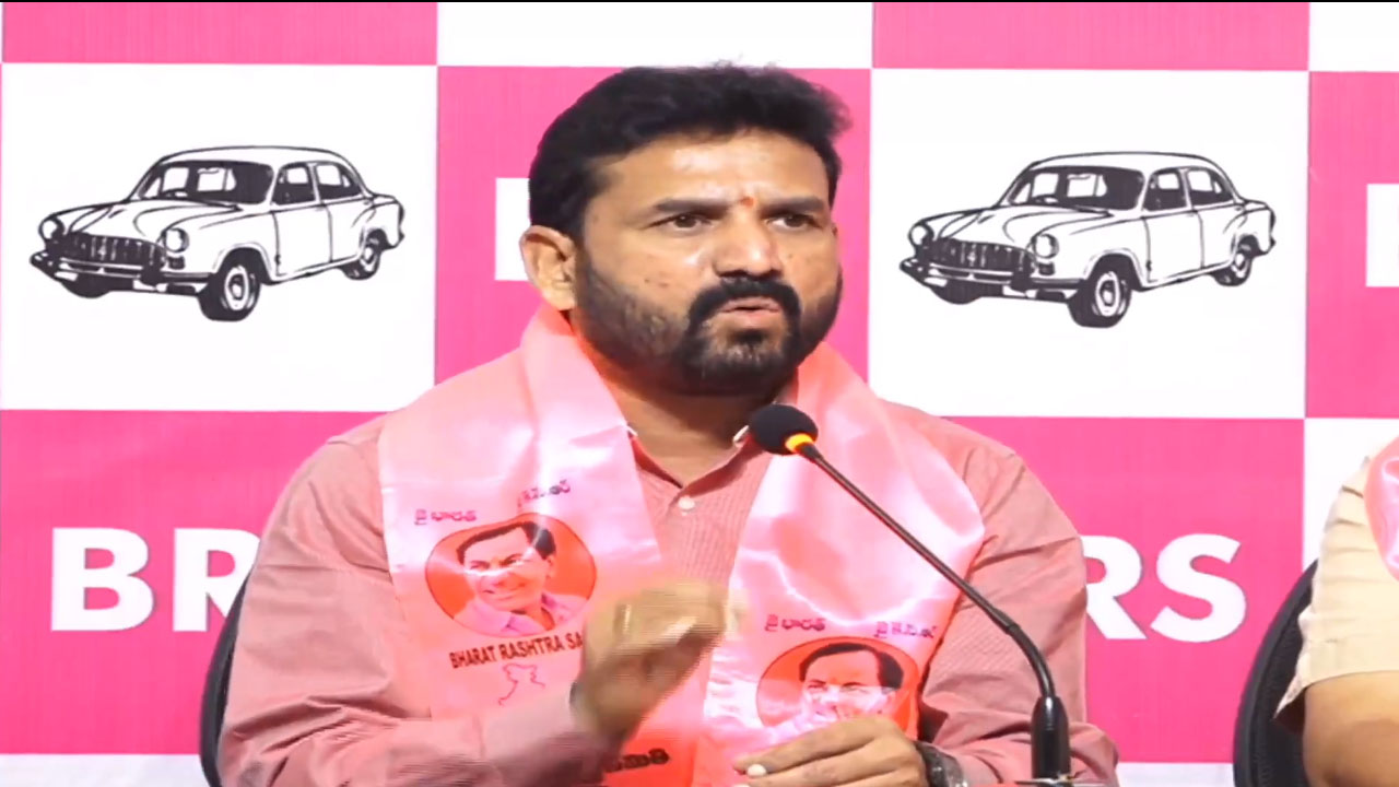 Former MLA Anand | చంద్రబాబుకు మేలు చేయాలనే పాలమూరును పడావున పెడుతుండ్రు : మాజీ ఎమ్మెల్యే ఆనంద్‌