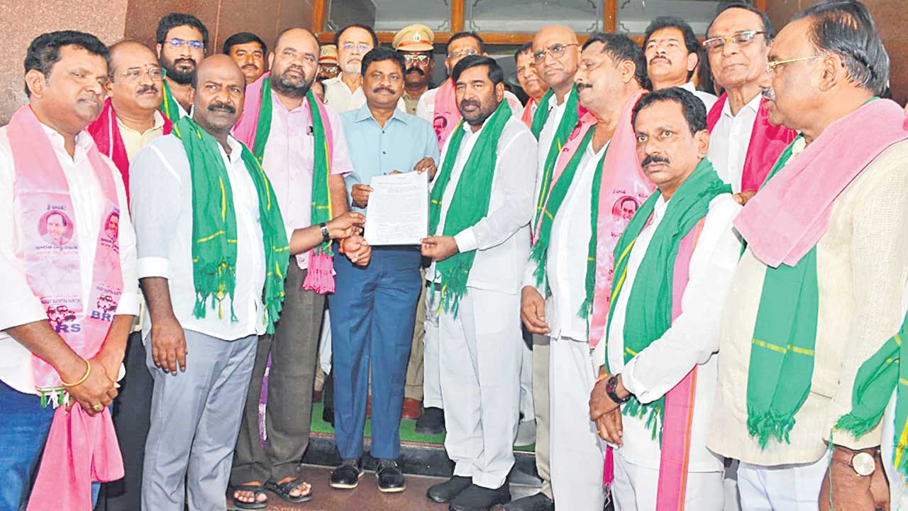 మిల్లర్లతో మంత్రులు మిలాఖత్‌