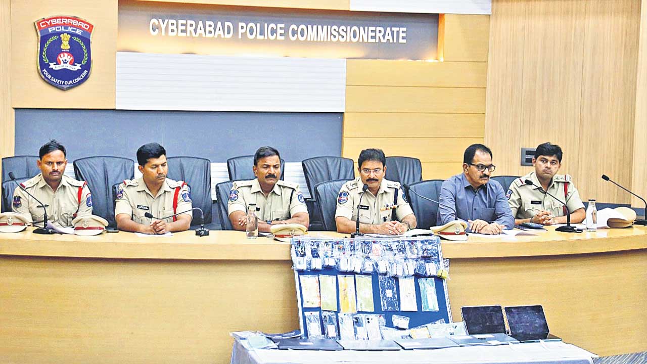 నకిలీ జీవోల కేసులో మరో ఇద్దరి అరెస్ట్‌