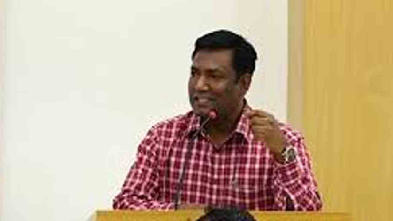 సెలవులో పాఠశాల విద్యాశాఖ డైరెక్టర్‌