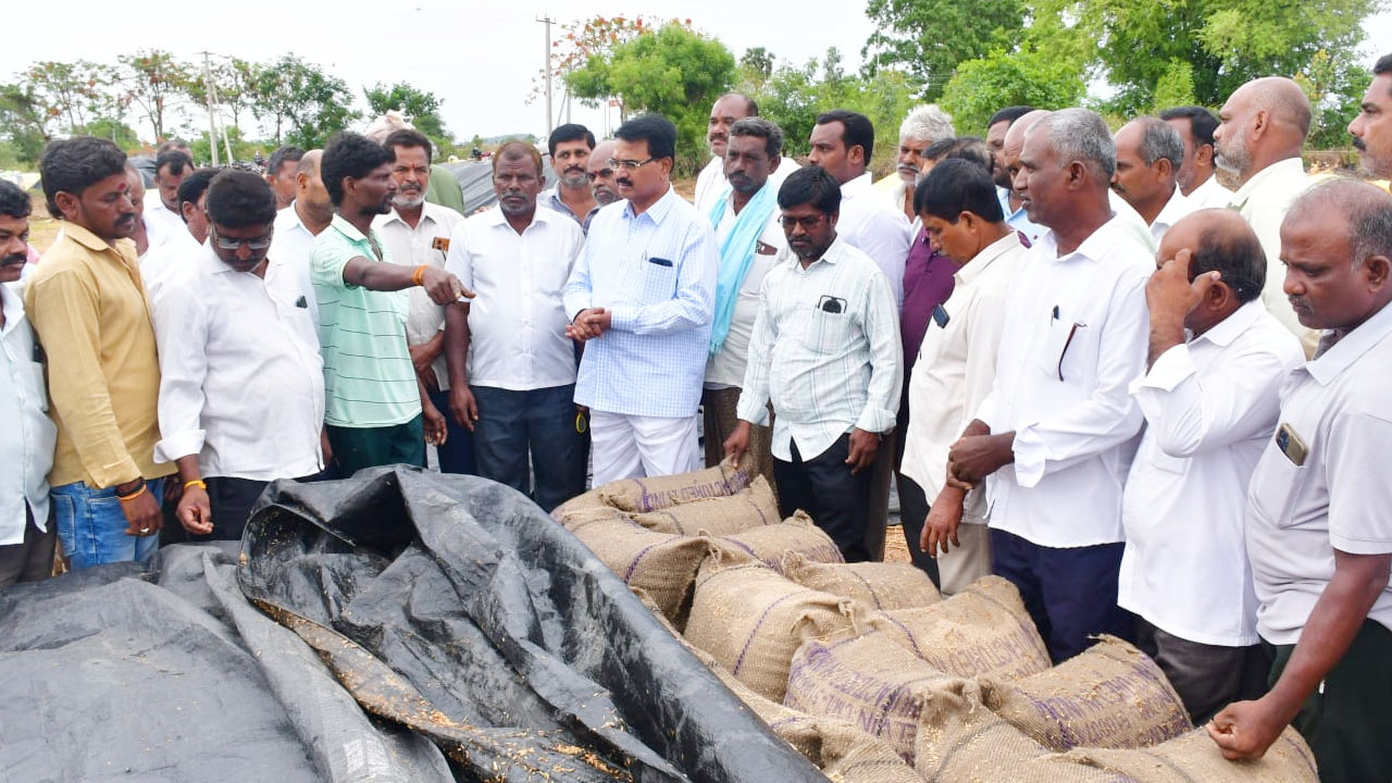 Niranjan Reddy | రైతులకు దుర్భర పరిస్థితులు తీసుకొచ్చిన కాంగ్రెస్‌ మట్టిలో కలిసిపోవడం ఖాయం : మాజీ మంత్రి సింగిరెడ్డి నిరంజన్ రెడ్డి