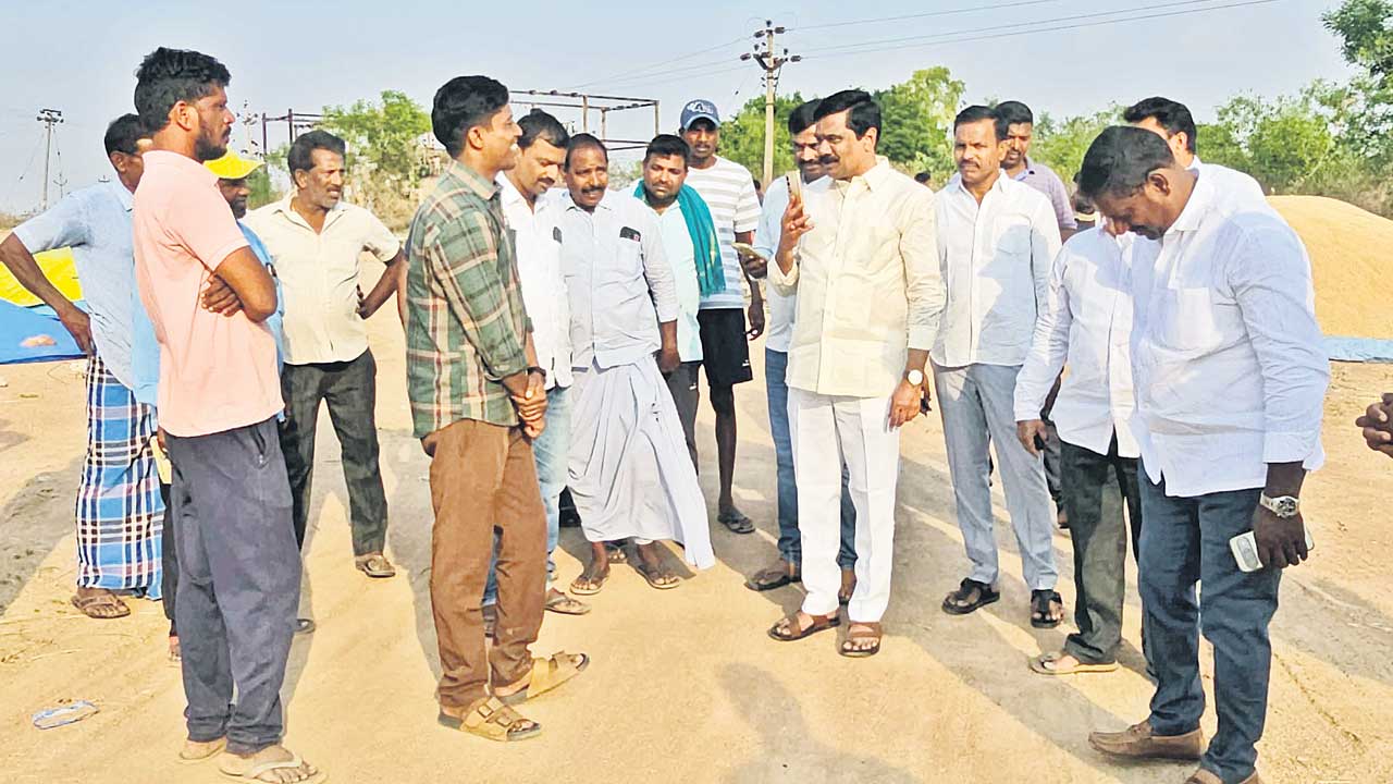 ఎనిమిది రోజుల్లో ధానాన్ని తరలించాలి