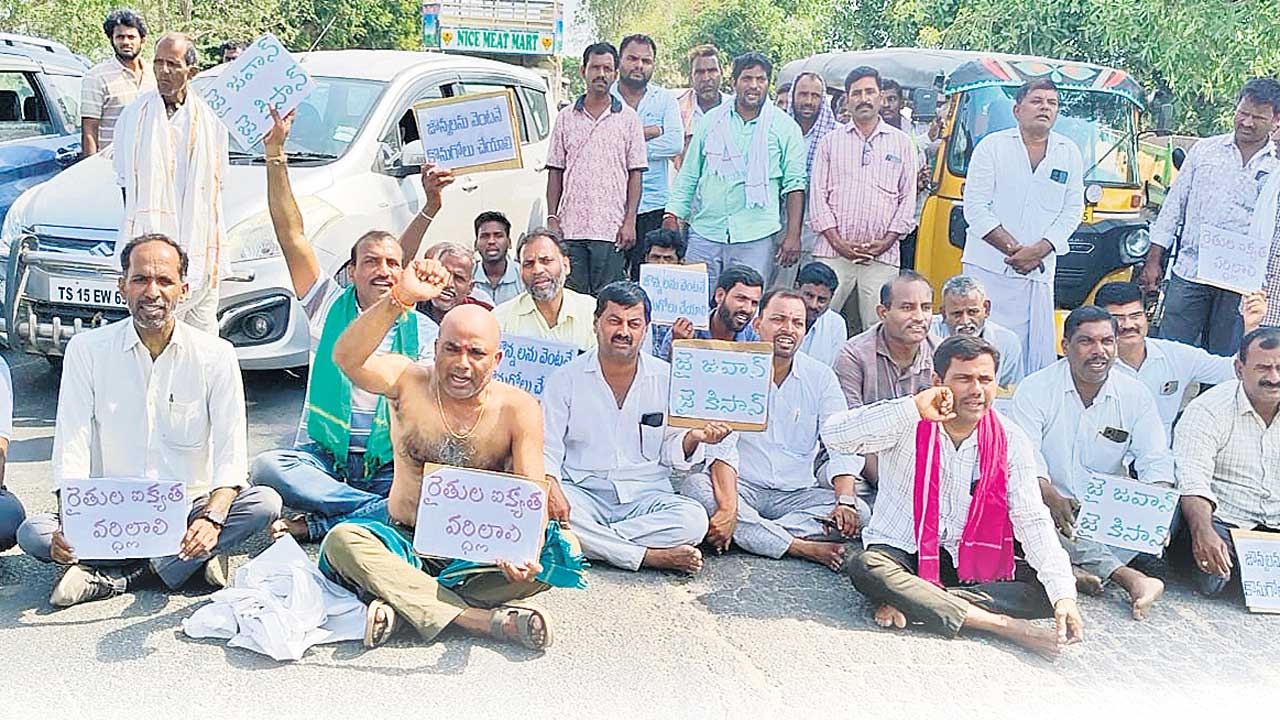 కొనలేక.. కొర్రీలు
