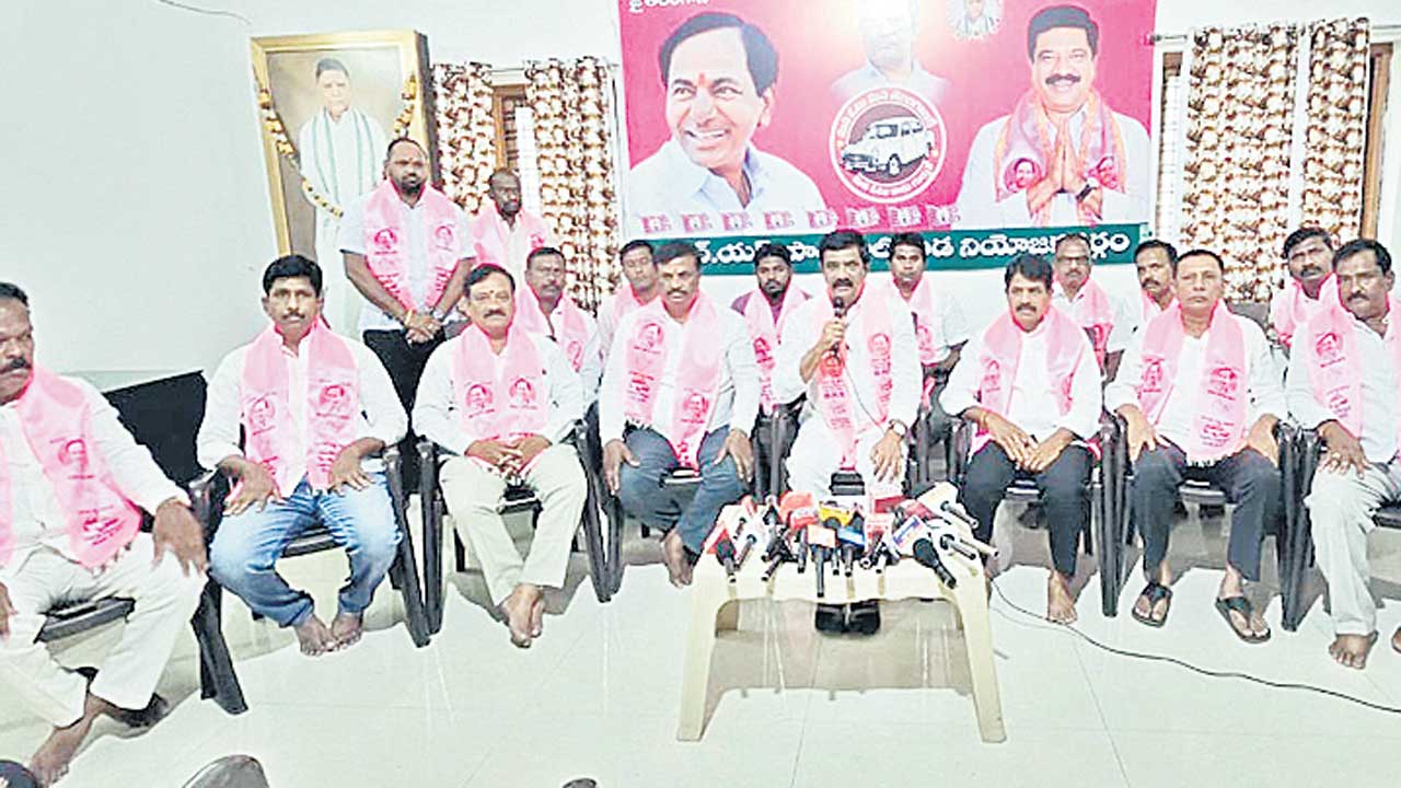 రైస్‌మిల్లర్ల చేతుల్లో కీలుబొమ్మగా మారిన ప్రభుత్వం