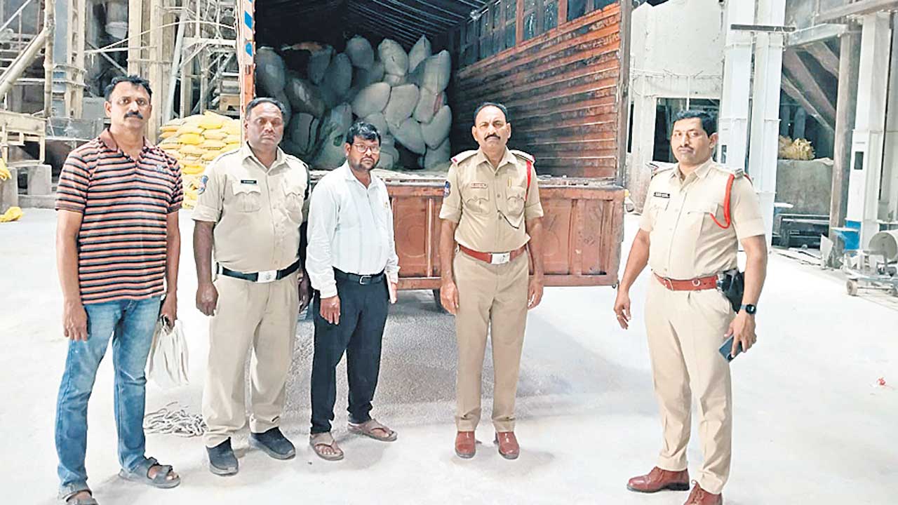 పీడీఎస్‌ బియ్యం పక్కదారి