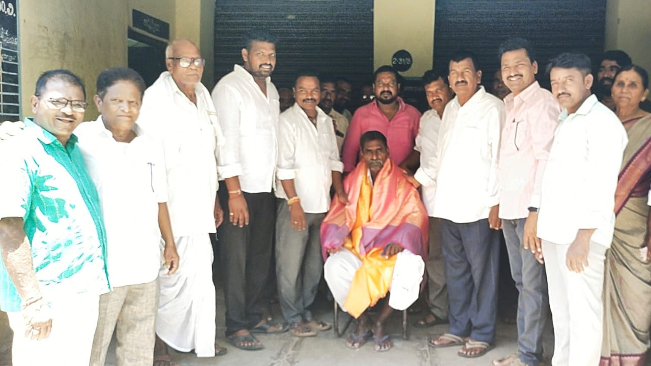Kasipeta | హైకోర్టు ఆదేశాలతో బాధ్యతలు స్వీకరించిన పీఏసీఎస్ నామినేటెడ్‌ చైర్మన్