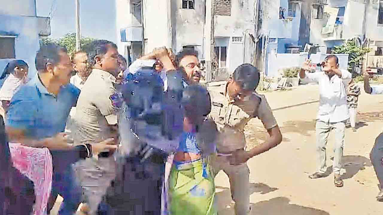 బీఆర్‌ఎస్‌ అంటే ఎందుకింత భయం!