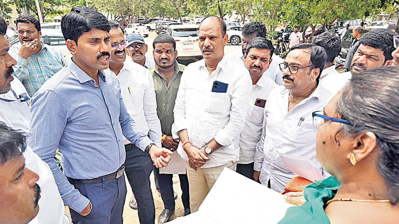 కొనుగోలు ప్రక్రియను వేగవంతం చేయాలి