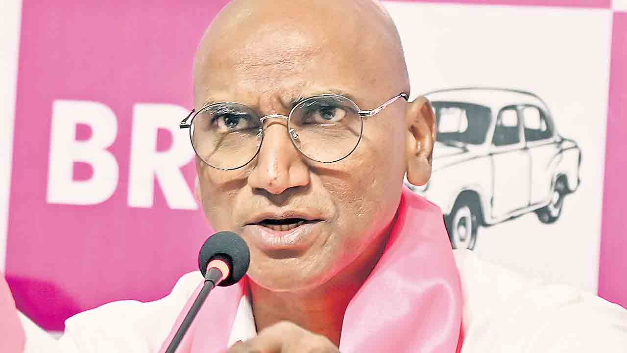 ఫోన్‌ ట్యాపింగ్‌పై సర్కార్‌ కుట్రలు