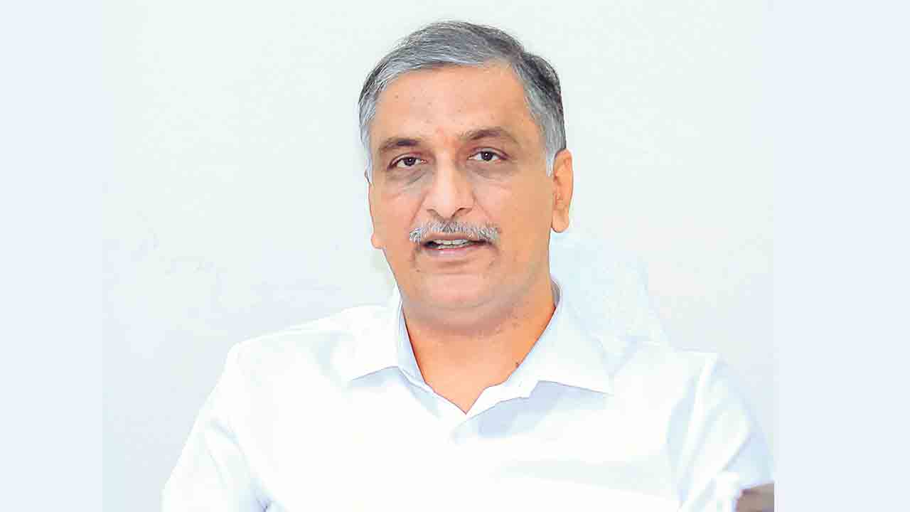 పెట్రో వ్యాట్‌ తగ్గించవేం రేవంత్‌!.. సీఎం రేవంత్‌రెడ్డికి హరీశ్‌రావు ఘాటు లేఖ