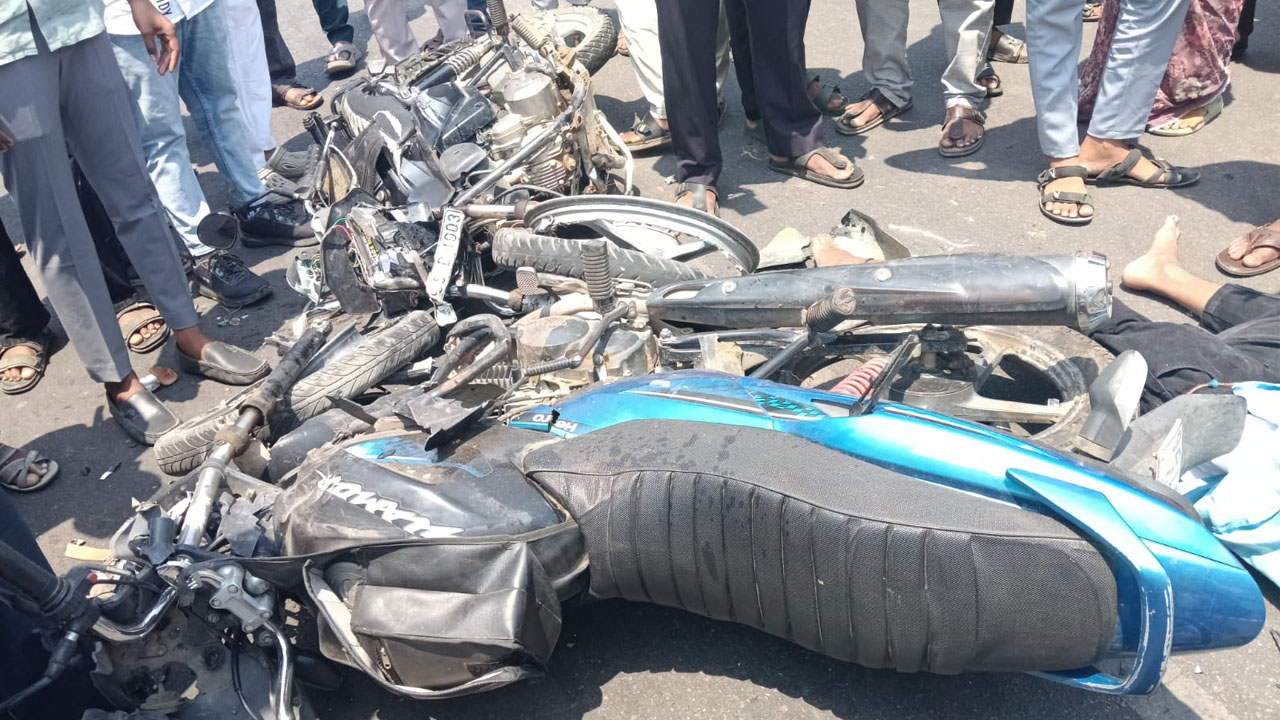 Road Accident | నర్సాపూర్‌లో ఘోర రోడ్డు ప్రమాదం.. ఇద్దరు మృతి