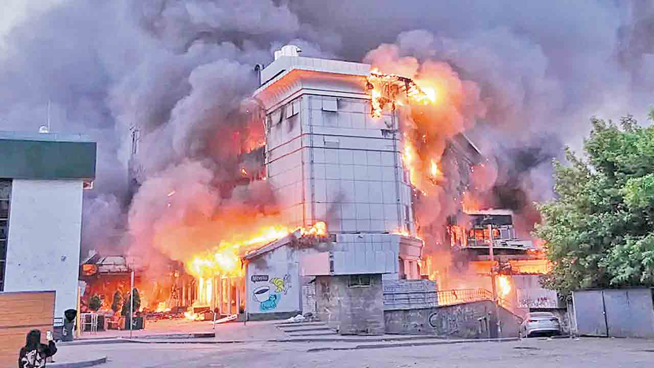కీవ్‌పై ఒరెష్నిక్‌ క్షిపణి దాడి
